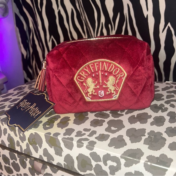 Harry Potter House Gryffindor Cosmetic,  makeup bag. - Picture 3 of 10